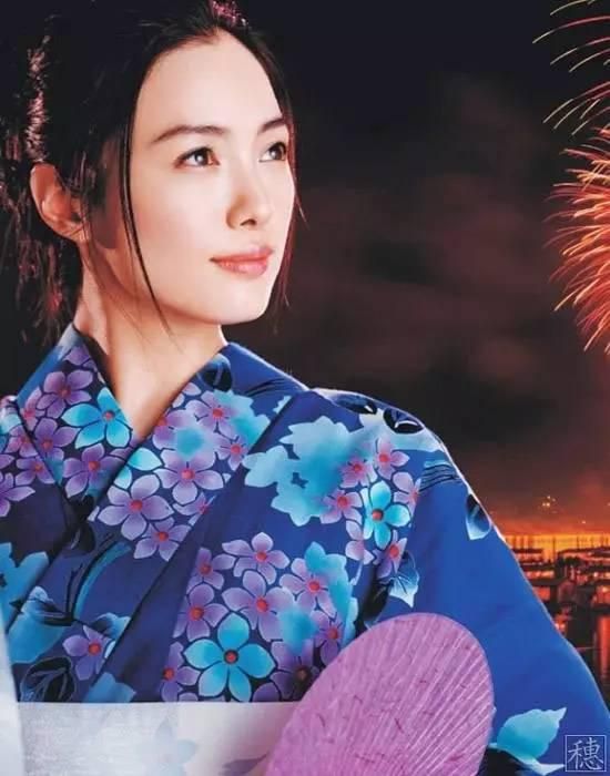 女主播扒开尿口给粉丝看